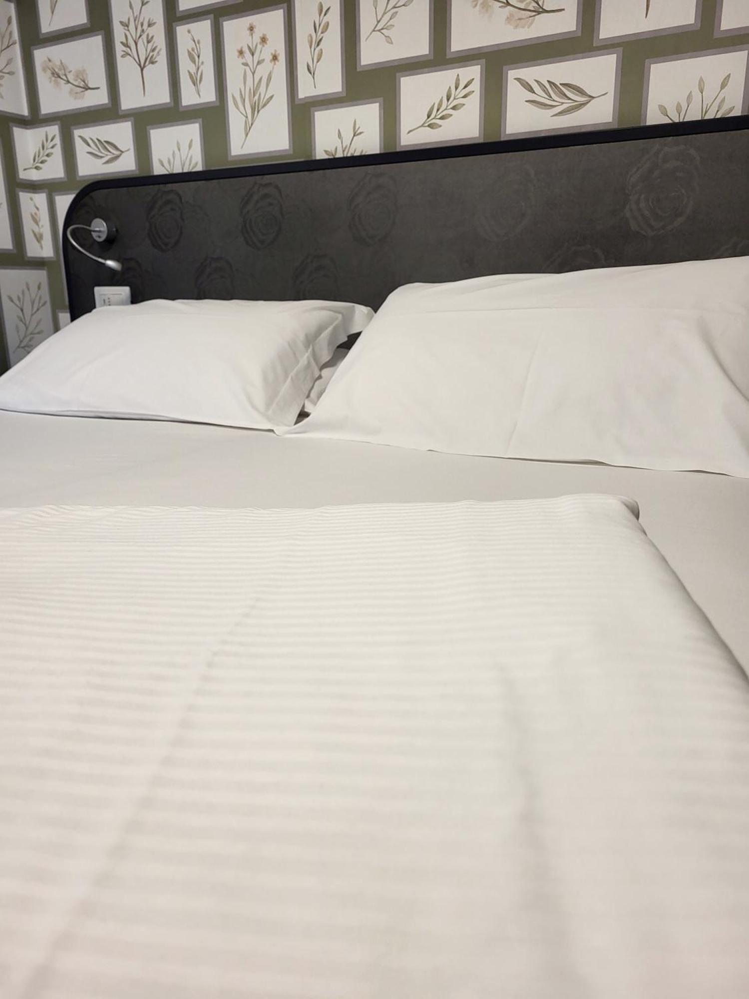 טורבולה Hi Hotels Torbole - Pool & Spa מראה חיצוני תמונה