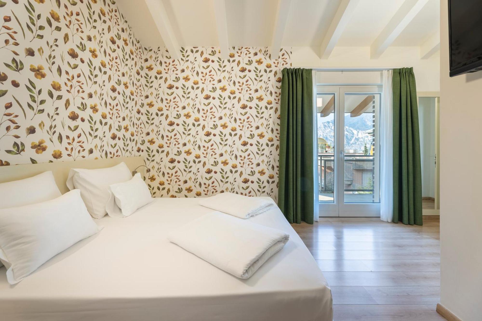 טורבולה Hi Hotels Torbole - Pool & Spa מראה חיצוני תמונה