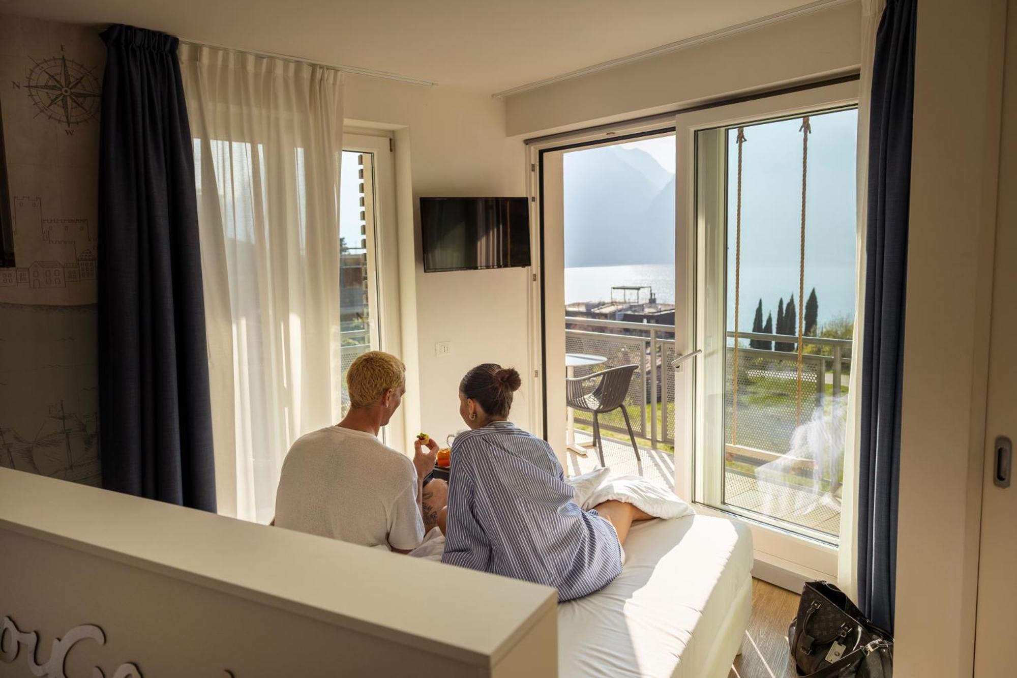 טורבולה Hi Hotels Torbole - Pool & Spa מראה חיצוני תמונה